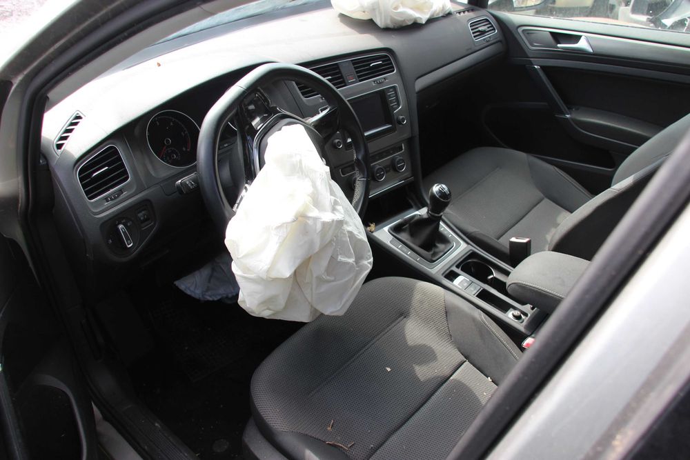 Фолксваген Голф 7  VW GOLF -   1.6 TDI   2013 г.  – Само на части