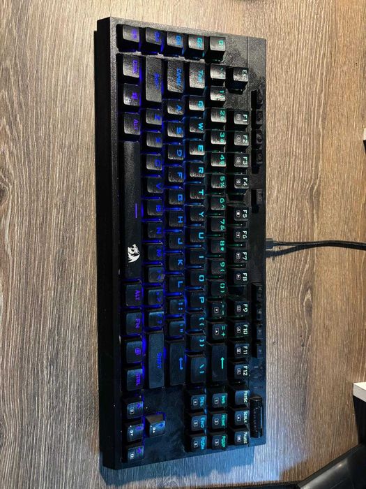 Tastatură mecanică gaming Redragon Broadsword K588 RGB + Palm Rest