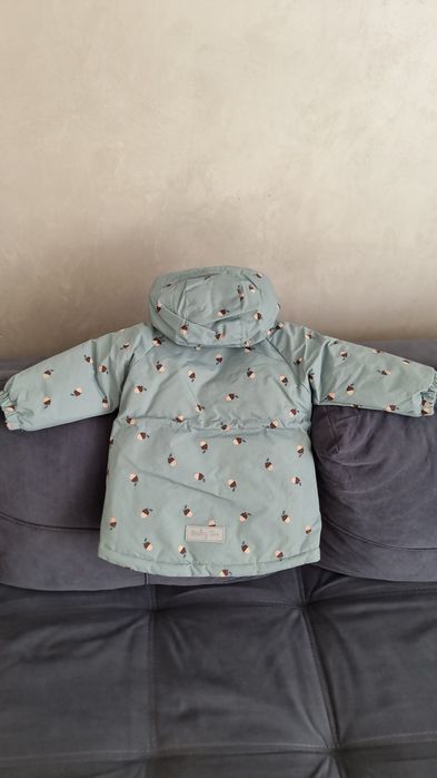 Продам детскую куртку для девочки