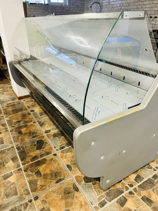 Охладителна витрина НОВА