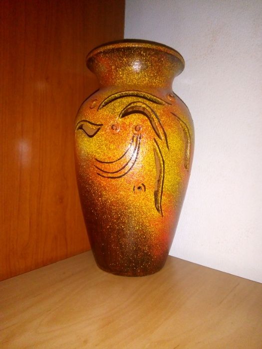 Керамична ваза ..