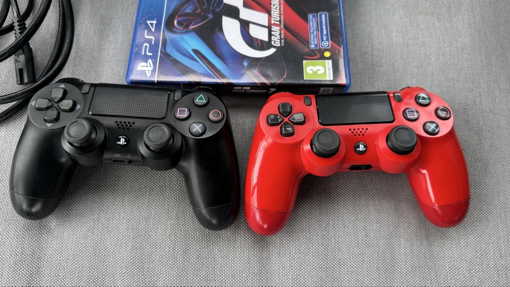 Sony playstation 4 slim cu accesorii , stare f buna