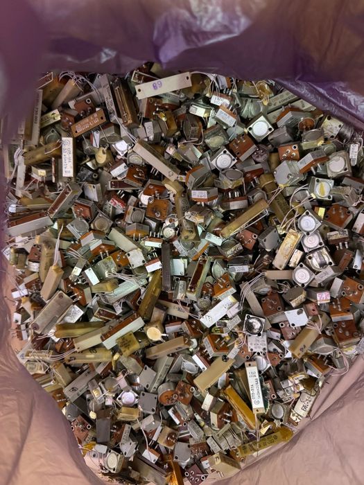 Радио детали микросхемы платы