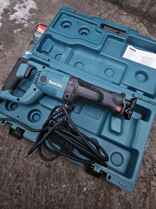 Makita JR3050T Fierastrau sabie , 1100W, NOU