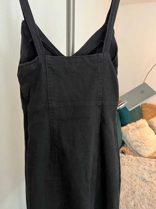 Rochie neagra material grosut, cu fermoar in fata, Marimea XS, Bershka