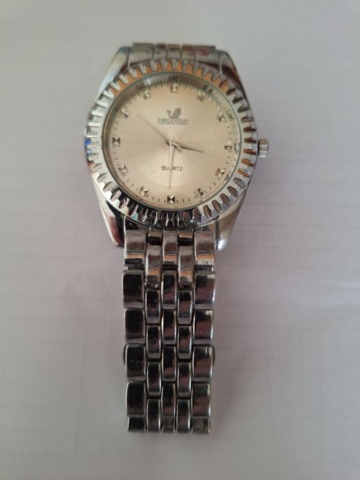 Продавам оригинален луксозен часовник "ORLANDO".