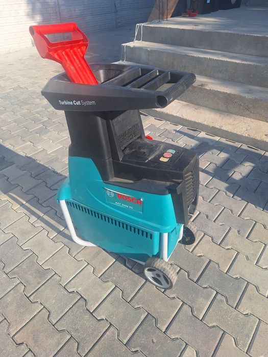 Tocator crengi sau fructe bosch