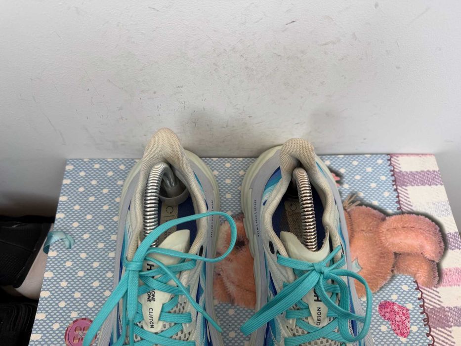 HOKA ONE ONE Clifton Edge Geometric''оригинални маратонки 38 номер