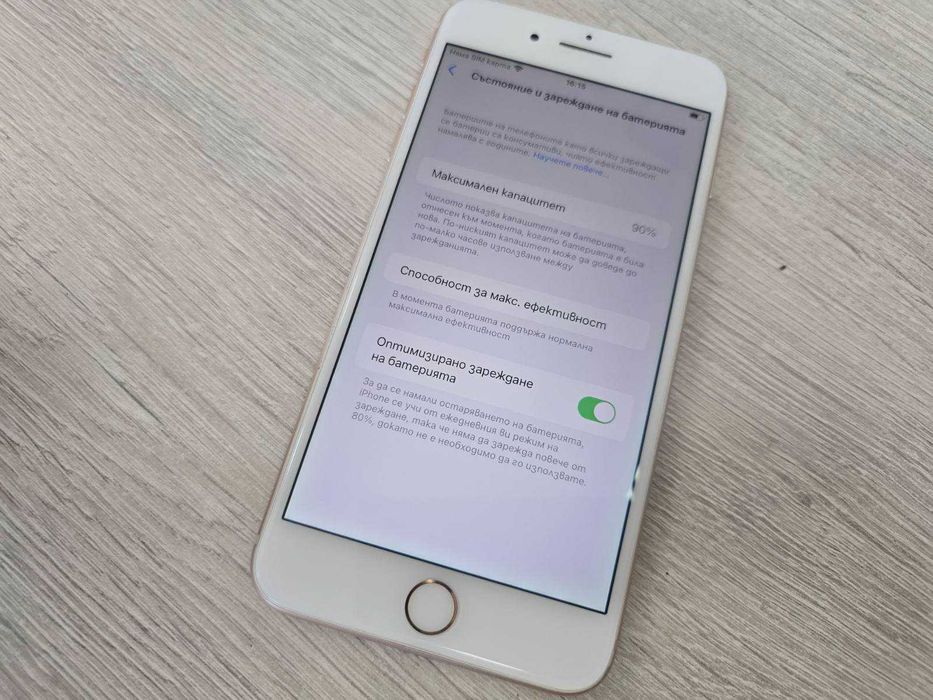 Apple iPhone 8 Plus 64GB / 90%