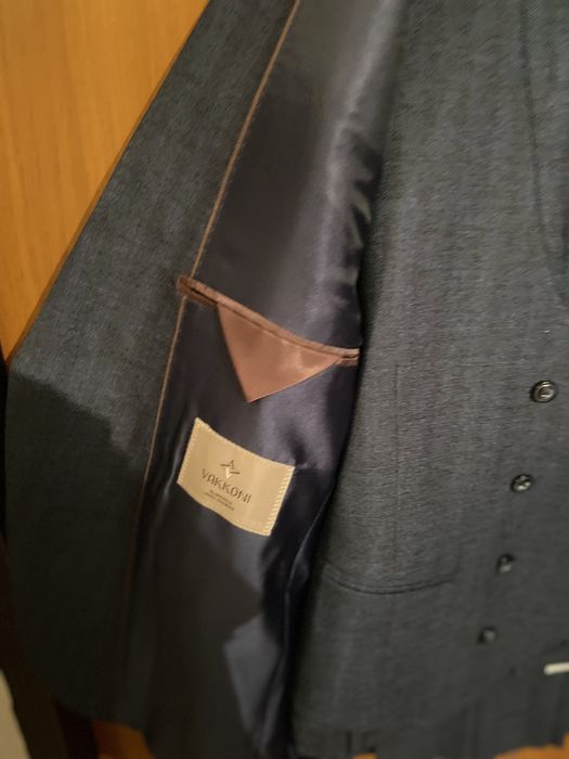 Продам костюм тройку, новая