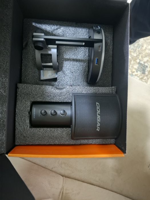 Микрофон Cougar Screamer-X sotiladi.