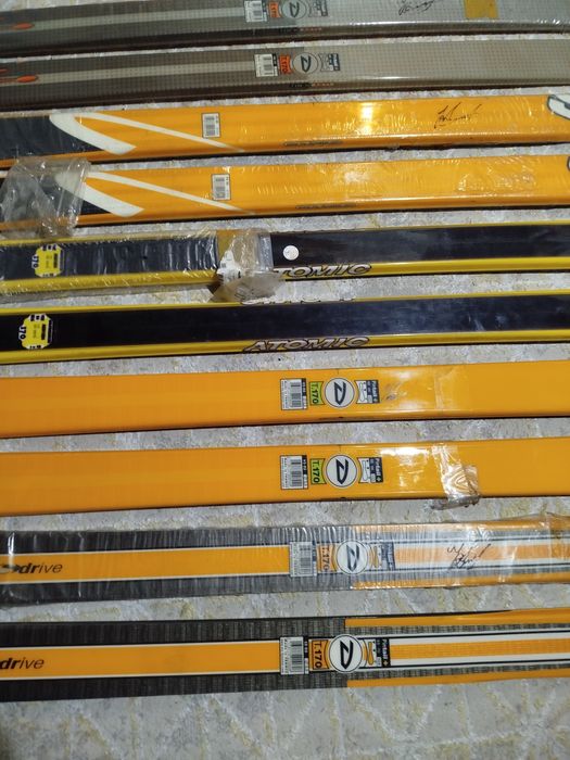 Лижы,батинки тожь ест