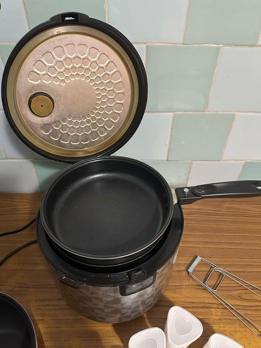 Мультиварка Redmond