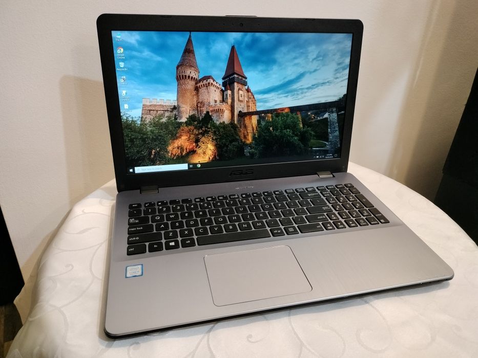 ASUS VivoBook A542UA | Intel i5-8250U | 8GB RAM | SSD 256GB | Ecran 15.6"