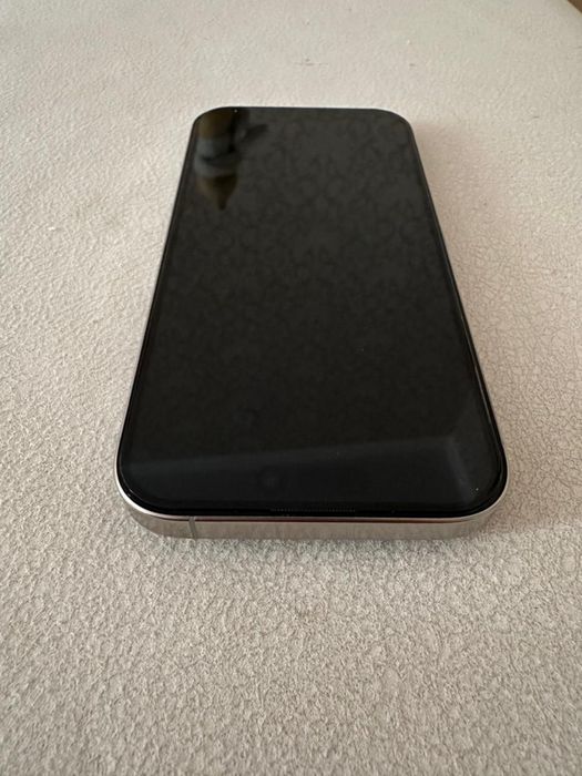 Продам Iphone 16 pro