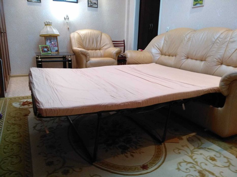 Продам кожанную мягкую мебель
