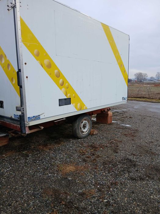 Хладилно ремарке