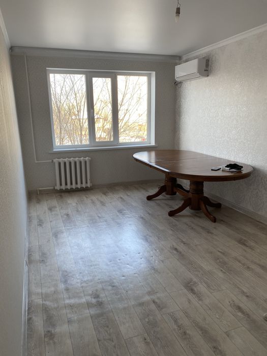 Продам стол и стулья