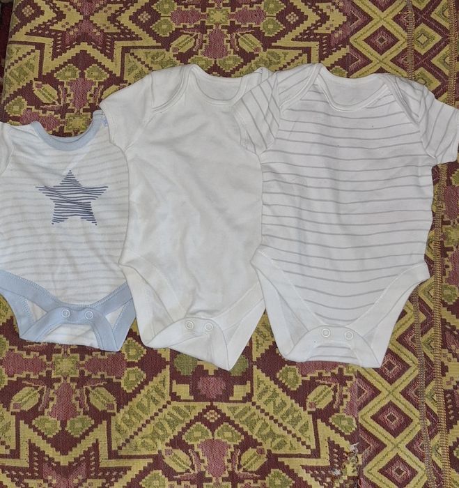 Здравейте продавам за вече малки дрешки размер 50-56 по 1 лв бр