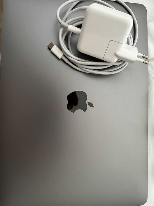 MacBook Air 13.3" – Перфектно състояние!