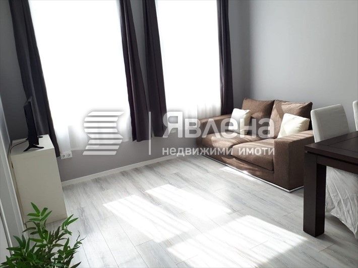 Двустаен апартамент в центъра на Варна