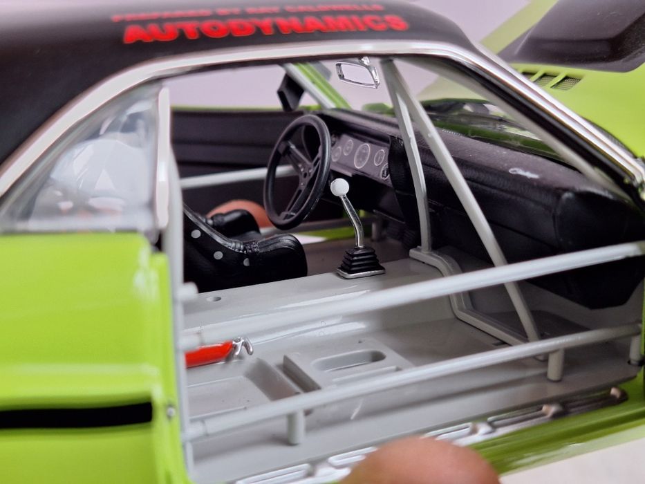 ACME Dodge Challenger 1/18