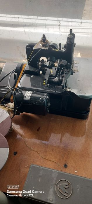 Продам оверлог машинку