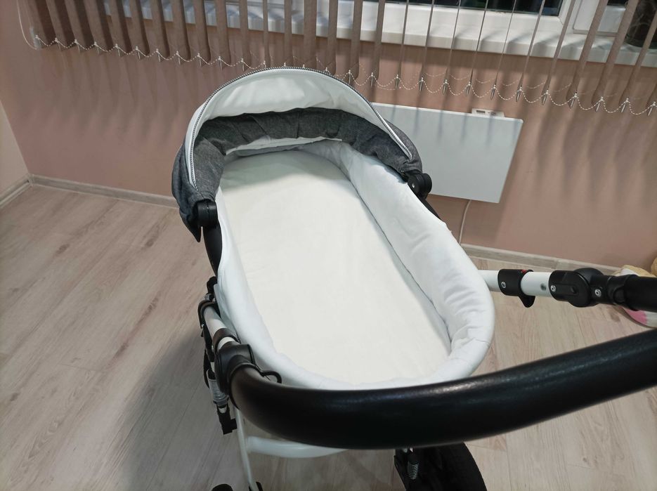 Продавам детска количка