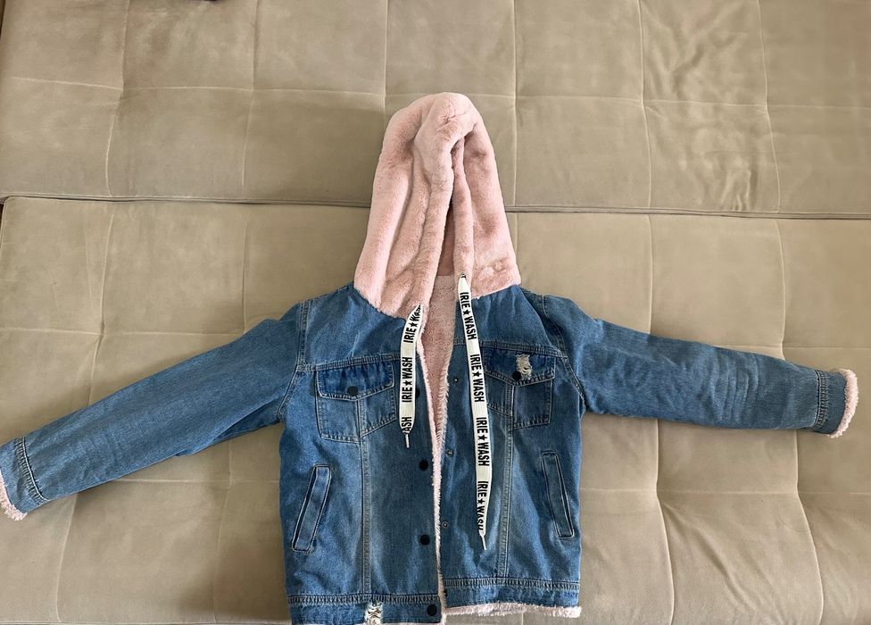 Женская зимняя джинсовая куртка с мехом