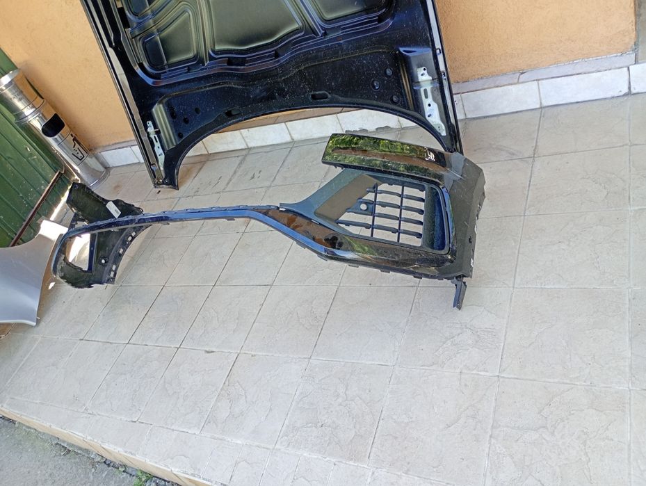 Bara fata audi Q8 cod 4M8807437