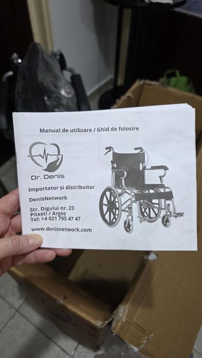 Vând scaun cu rotile