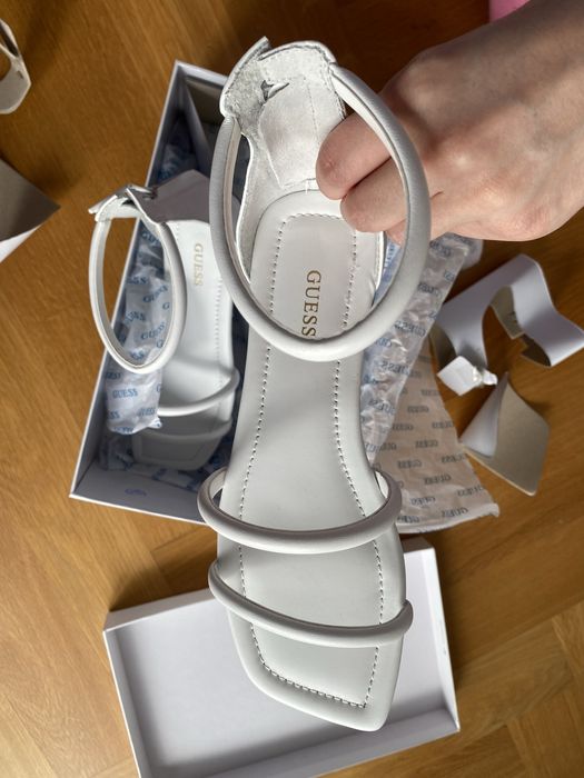 Сандали Guess, чисто нови