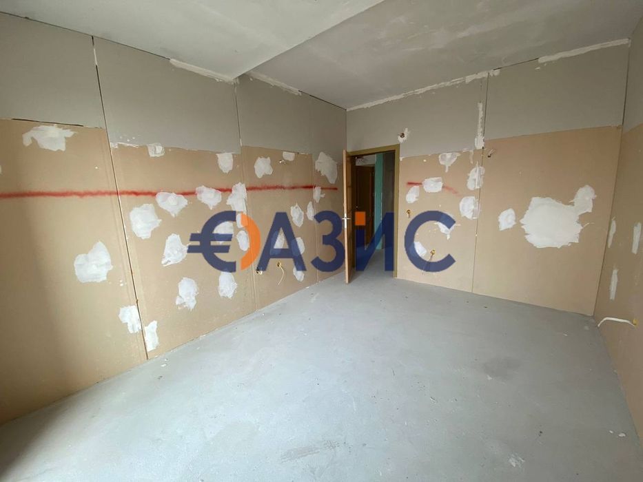 Продава се Тристаен апартамент в с. Кошарица, Област Бургас - 80 кв.м за 276 €/кв.м - Снимка #1