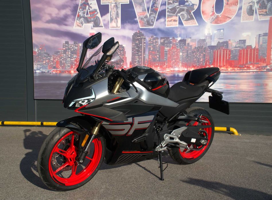 Motocicleta CFMOTO 450SR ABS '25