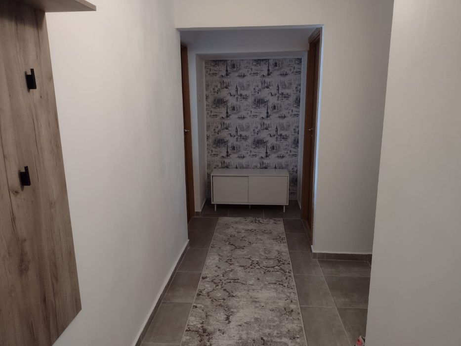 Apartament cu două camere de închiriat