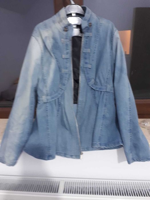 Vand jacheta blugi , deosebita