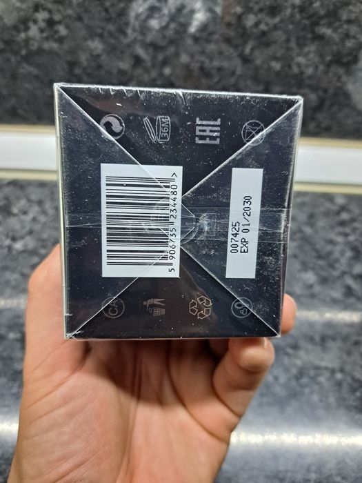 Продавам оригинален марков мъжки парфюм 100мл..