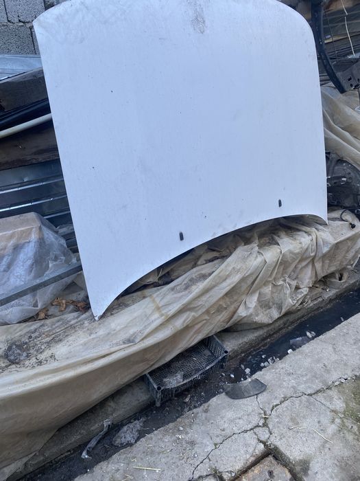 Капот на пассат б4