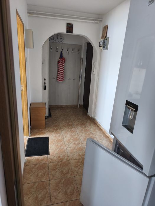 Închiriez apartament 3 camere — fotografia 1