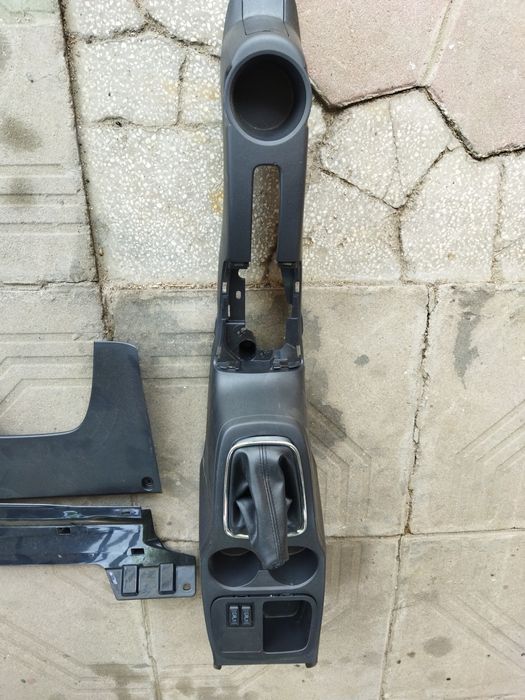 Части за Митсубиши Спейсстар Mitsubishi Spacestar Спасестар подгрев