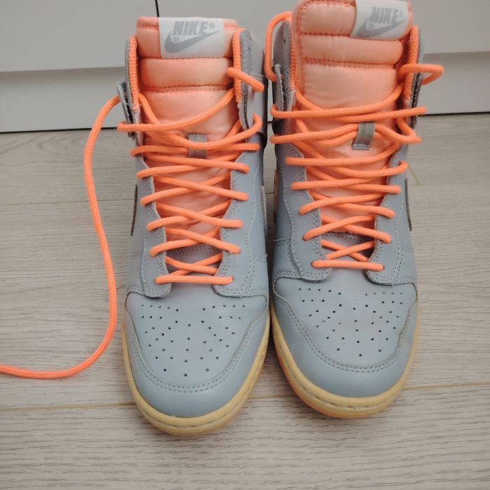 Vând adidași cu toc