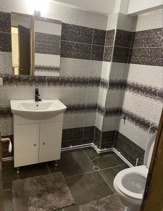 Inchiriez apartament 5 camere