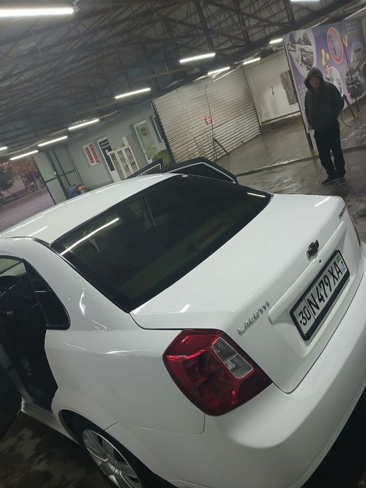 Lacetti 1.8  sotiladi