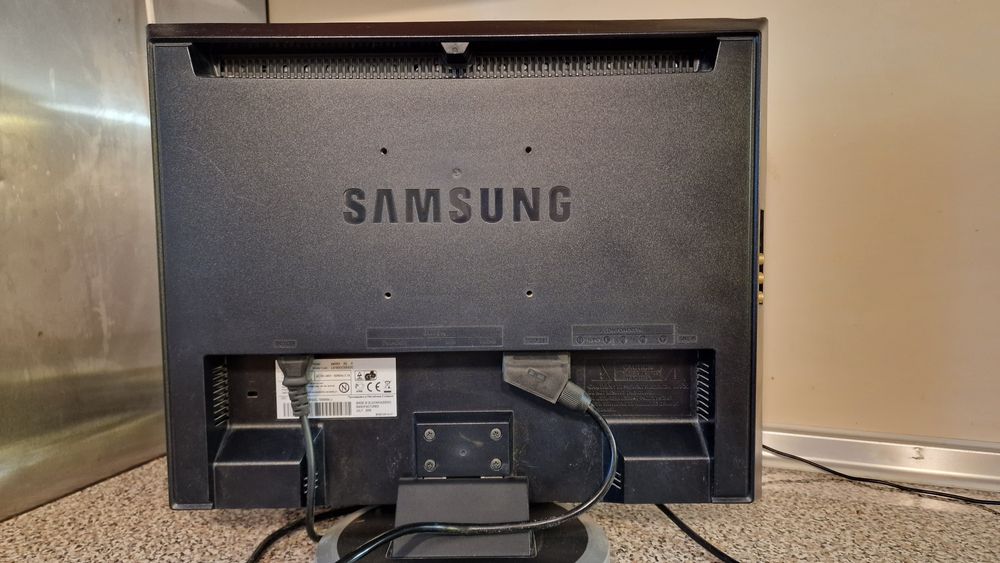 SAMSUNG Телевизор/монитор 19"(48cm), модел: 940MW, LS19DOCSS/EDS