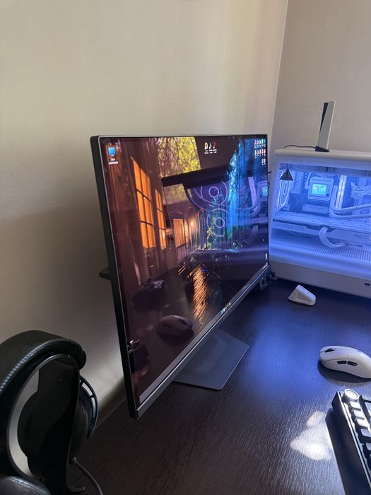 OLED 27 " Gigabyte 240Ghz Монитор