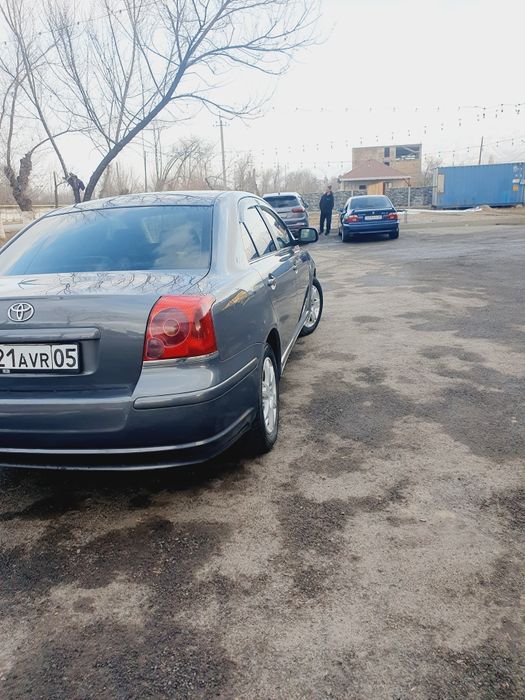 Тойота авенсис 2008