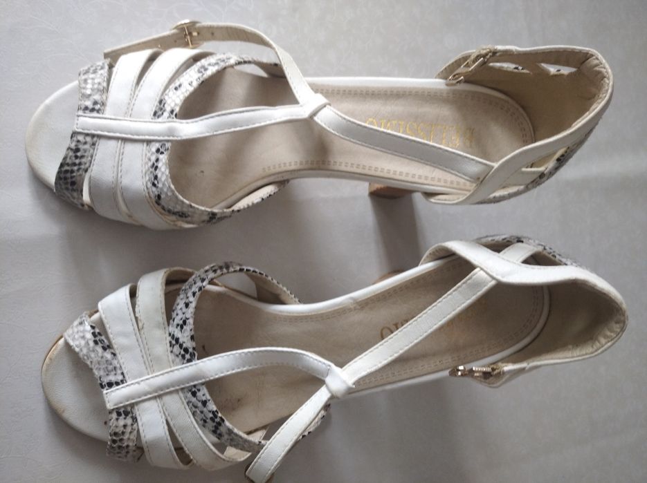 Женская обувь в отличном состоянии