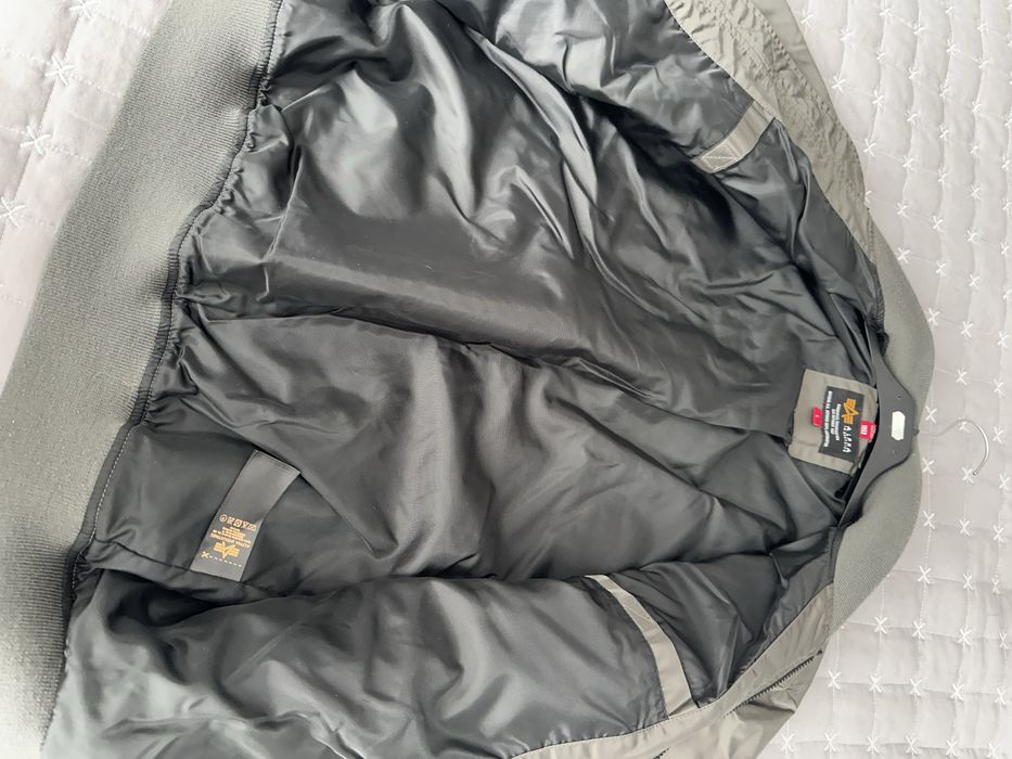 Alpha Industries преходно яке