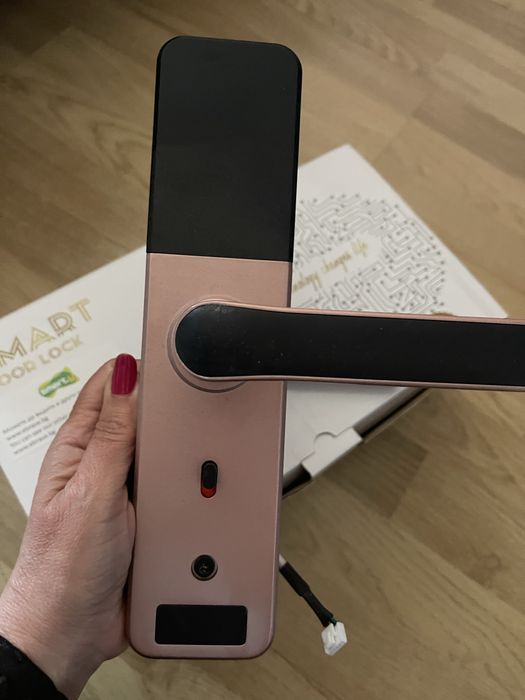 Смарт електронна брава