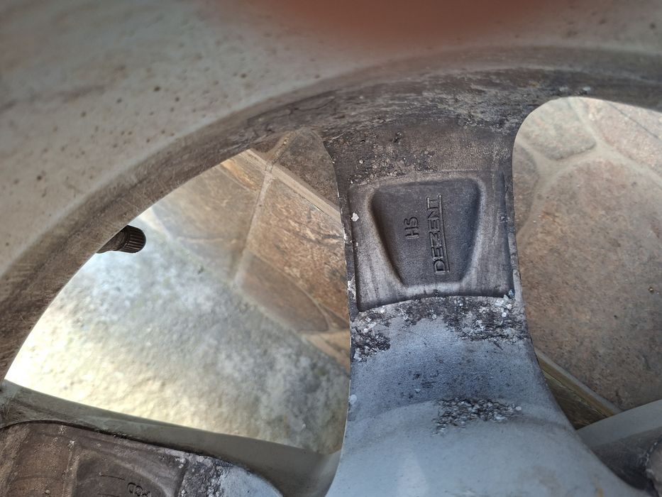 Джанти Dezent 16 цола с зимни гуми 5.5мм DOT 2018